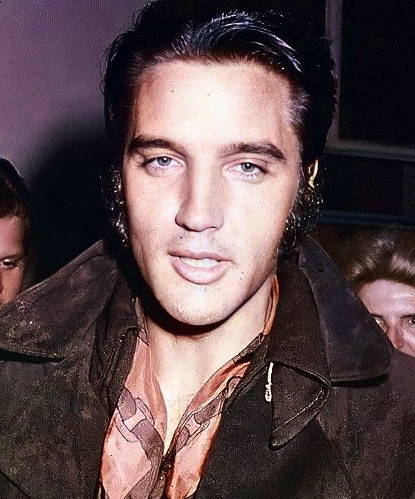 GLB_88's tweet image. So dreamy! As it’s Monday, feel free to comment with your most handsome man ever! 🥰🥳