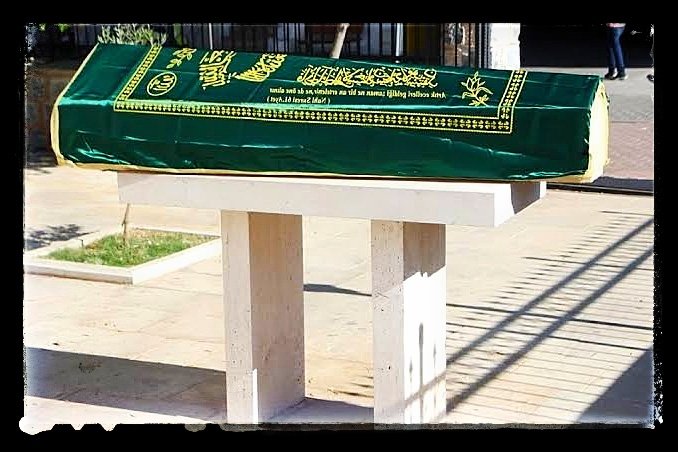 yakın bir zamanda ;
- "hani ...... vardı ya, o ölmüş ya" denilecek olanlarız !