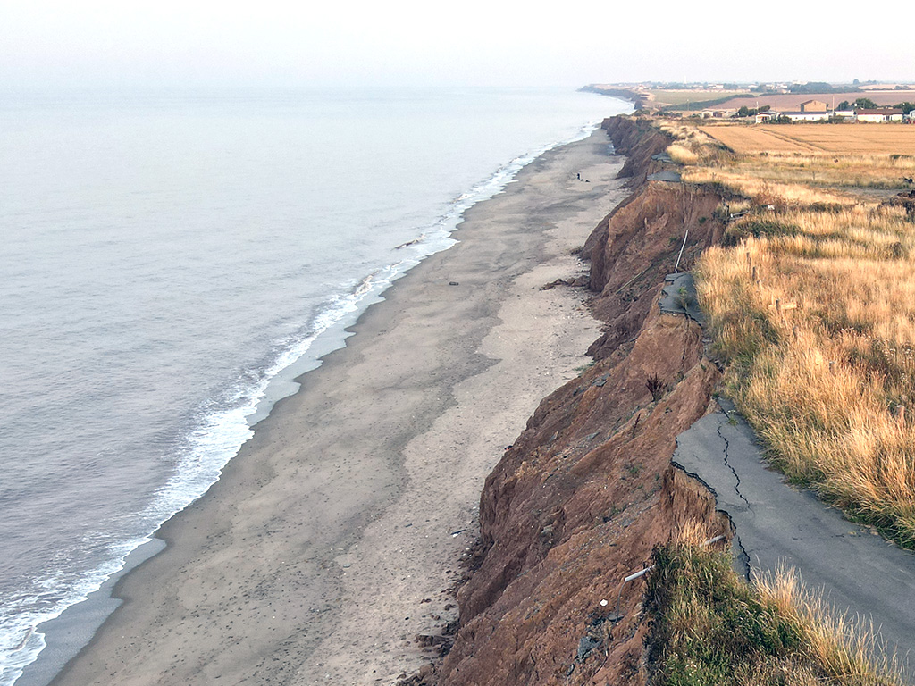 HoldernessNews's tweet image. 🌊 Concerned about coastal erosion?

Come along to the Hornsea Coastal Erosion Workshop TONIGHT, Monday, July 28, from 5pm to 7.30pm at Hornsea Hub (HU18 1RU).

Find out about the latest erosion data, current projects under way, and share your own experiences of living by the…