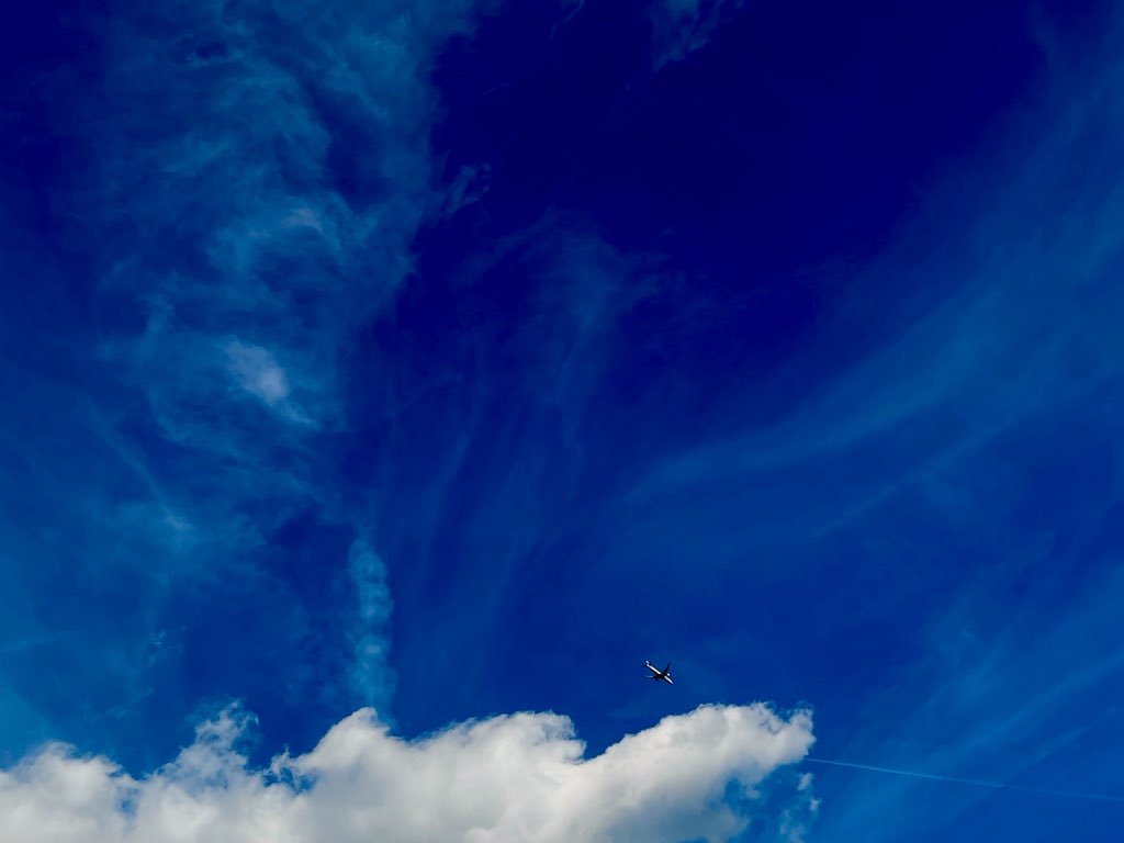 TCminicooper's tweet image. ＃イマソラ
＃高円寺

2機の交差狙ったのに、
1機は雲の中…