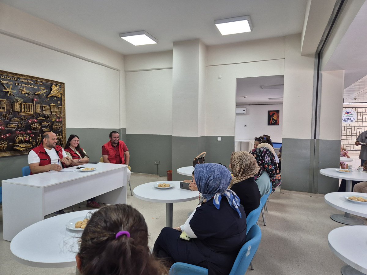 📘 GSB Yaz Kulübü Kur’an Kursu velilerimizle bir araya geldik.
🕌 Kurs sürecimizi değerlendirdik, görüş ve önerilerini dinledik.
📌 Katılım sağlayan tüm velilerimize teşekkür ederiz.

@oa_bak <a href="/gencliksporbak/">Gençlik ve Spor Bakanlığı 🇹🇷</a>