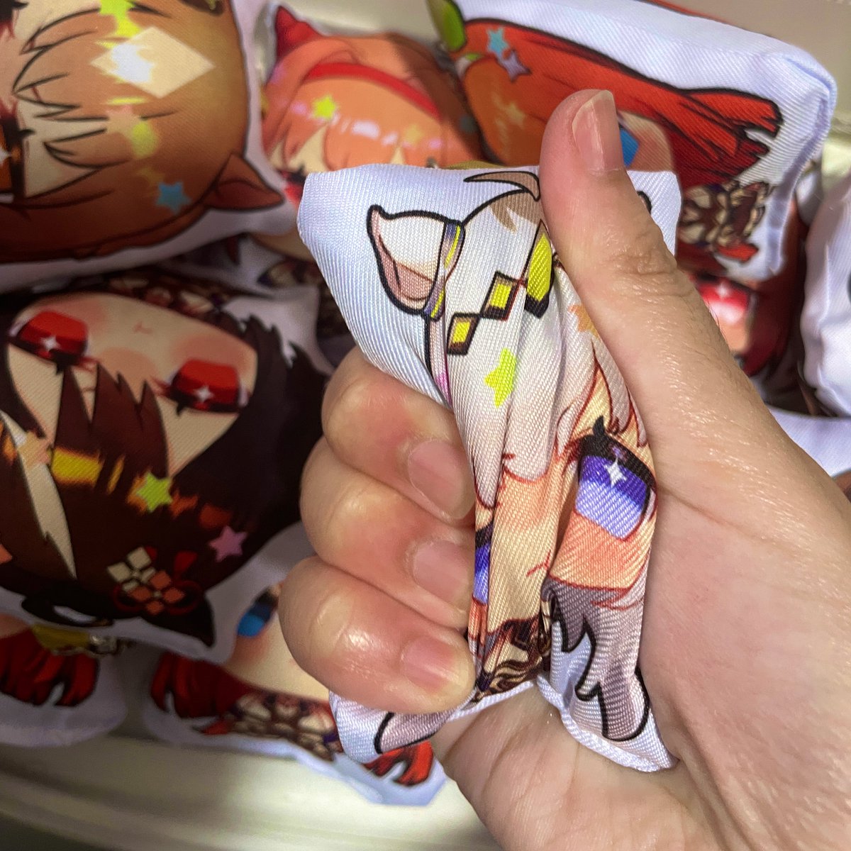 「i made some honse plush keychains ;w;」|ketten 🌸 CosCarni LA 01 (Kitenshii)のイラスト