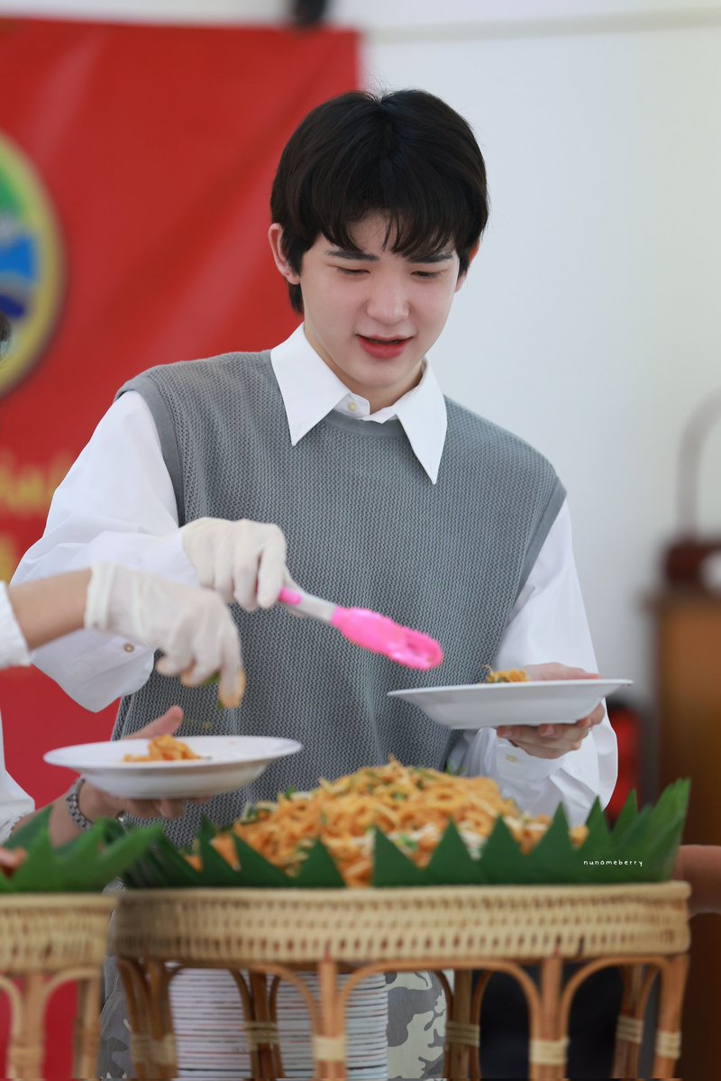 NunameBerry's tweet image. ไม่ขายแล้วมังคุด เป็นพ่อค้าผัดไทยดีกว่าา!5555655🍳✨
#PoomATLAS 🎂💙#27YearsofPoomjai
#แฮปปี้ภูมิใจยี่สิบเจ็ดปี
#ATLASTH #ATLAS_th