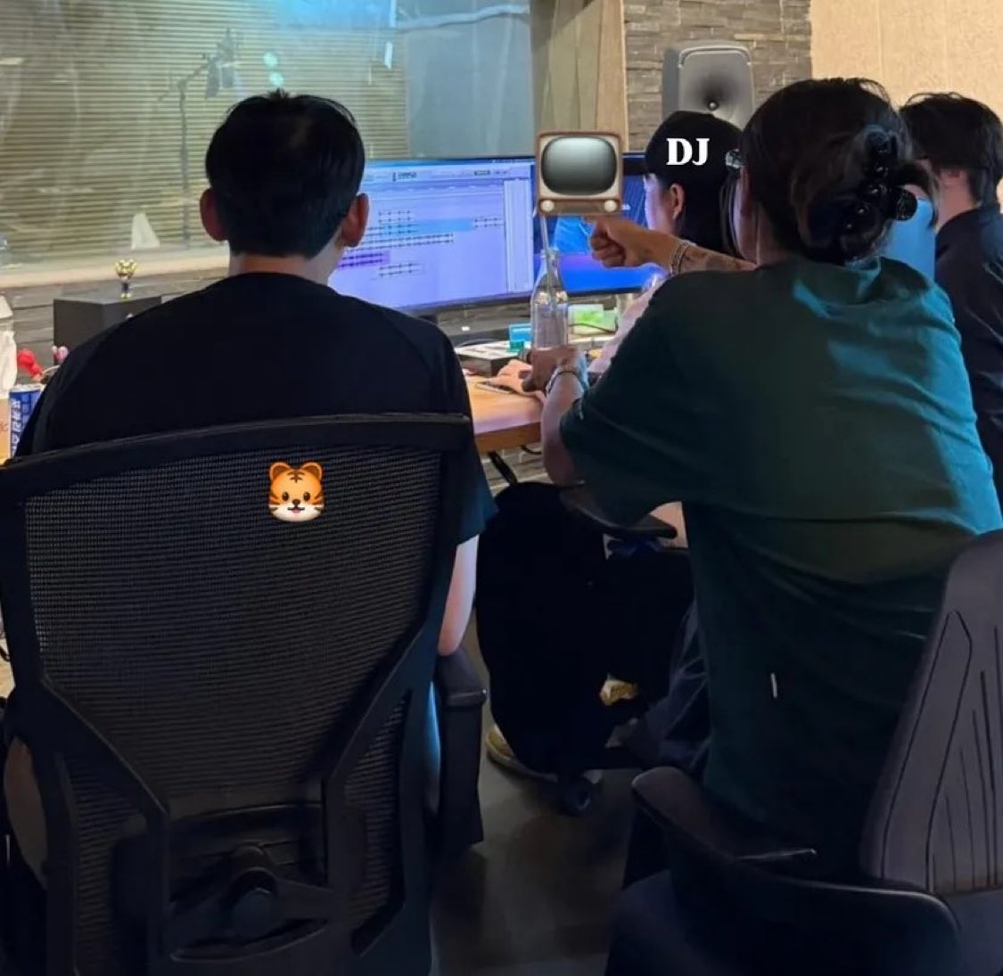 firewaterkvs's tweet image. taehyung in the studio while taekook are in korea together…are you thinking what i’m thinking