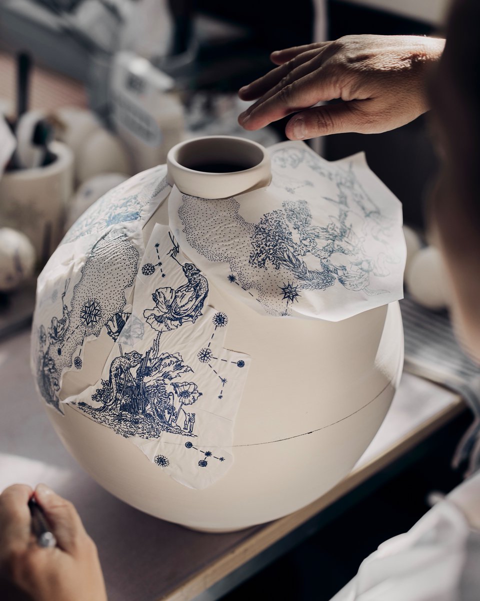 Dior's tweet photo. Whimsical creatures come to life on a series of limited-edition vases for Dior Maison, hand-enamelled by the French ateliers of Manufacture des Émaux de Longwy

#DiorSavoirFaire https://t.co/HlwUZcEFXv