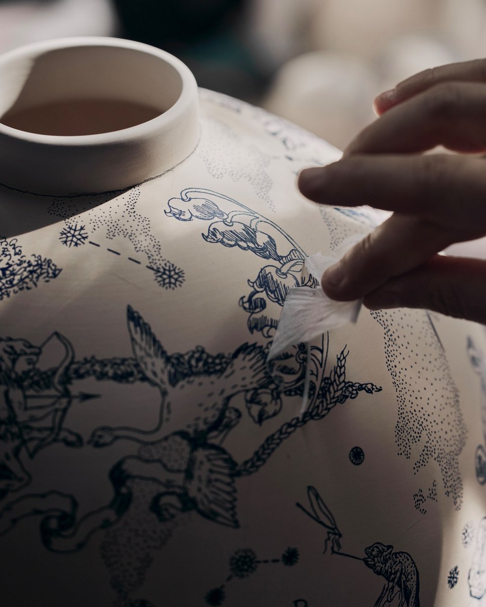 Dior's tweet photo. Whimsical creatures come to life on a series of limited-edition vases for Dior Maison, hand-enamelled by the French ateliers of Manufacture des Émaux de Longwy

#DiorSavoirFaire https://t.co/HlwUZcEFXv