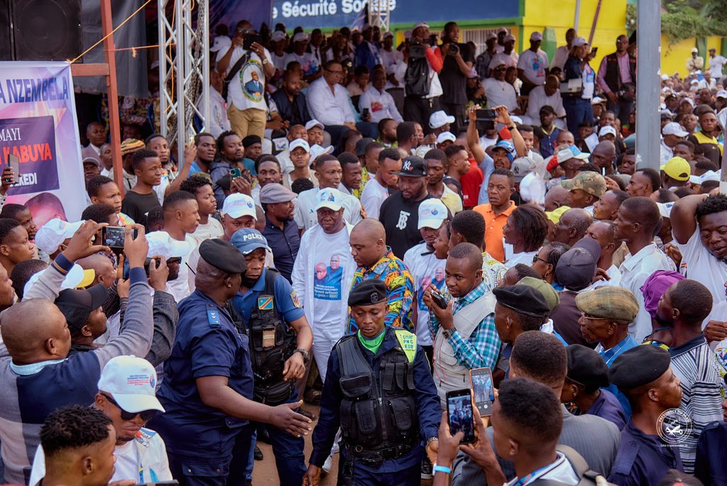 Shako_Beatrice2's tweet image. Nous vous invitons à découvrir, à travers une série d’images, les événements marquants de la journée du samedi 26 juillet 2025 dans la ville de Mbuji-Mayi. Cette journée restera historique et mémorable pour la ville de Mbuji-Mayi ainsi que pour l’ensemble des cinq territoires…