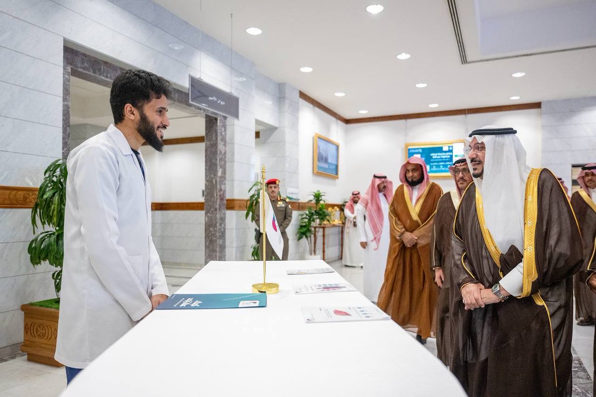 EmarahAlQassim's tweet image. بيّن سموه ان جهود الجمعية  تمثل نموذجًا للعمل المجتمعي الصحي المتكامل..

سمو #أمير_منطقة_القصيم : أشيد برسالة الجمعية السعودية الخيرية لمرضى الكبد ودورها في تعزيز الوعي الصحي والوقاية من أمراض الكبد، وتقديم الرعاية والدعم اللازم للمرضى، ضمن منظومة عمل احترافية تسعى إلى تقليل…