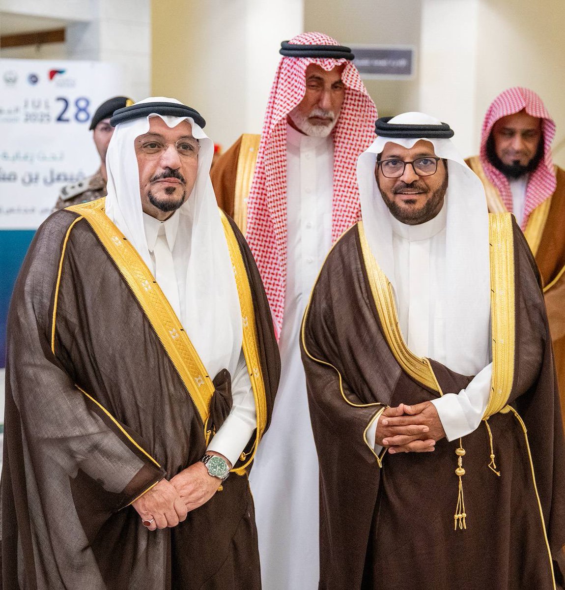 EmarahAlQassim's tweet image. بيّن سموه ان جهود الجمعية  تمثل نموذجًا للعمل المجتمعي الصحي المتكامل..

سمو #أمير_منطقة_القصيم : أشيد برسالة الجمعية السعودية الخيرية لمرضى الكبد ودورها في تعزيز الوعي الصحي والوقاية من أمراض الكبد، وتقديم الرعاية والدعم اللازم للمرضى، ضمن منظومة عمل احترافية تسعى إلى تقليل…
