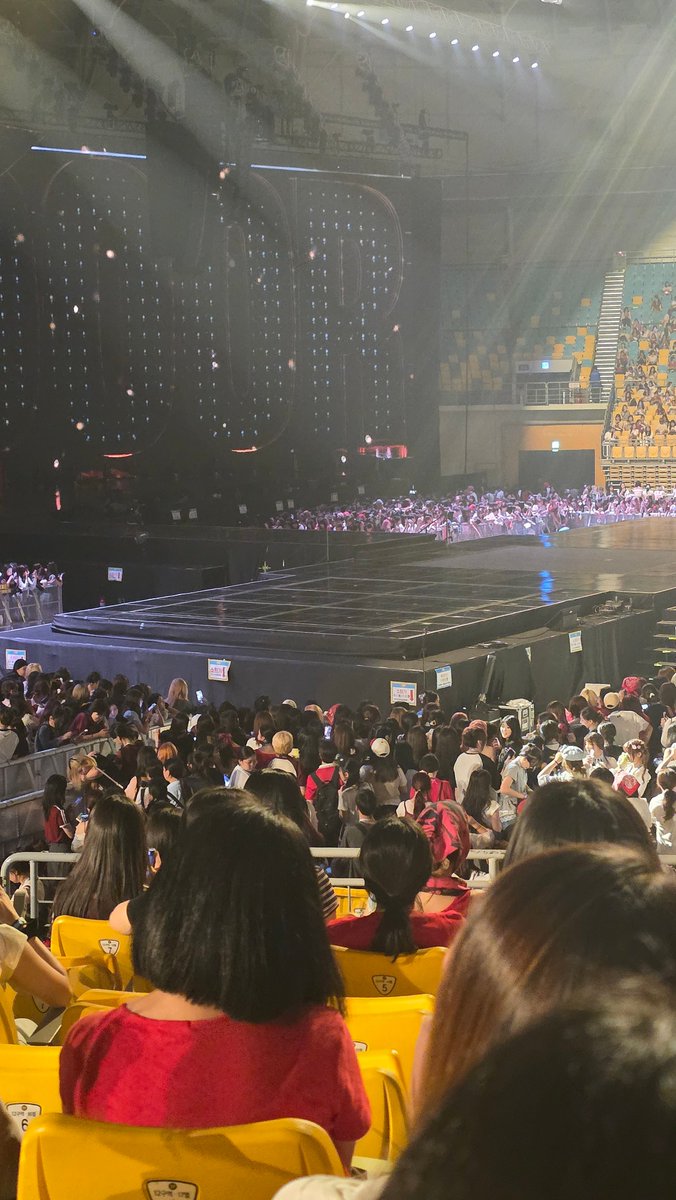 yun_1318's tweet image. 체조경기장 12구역 20열 시야