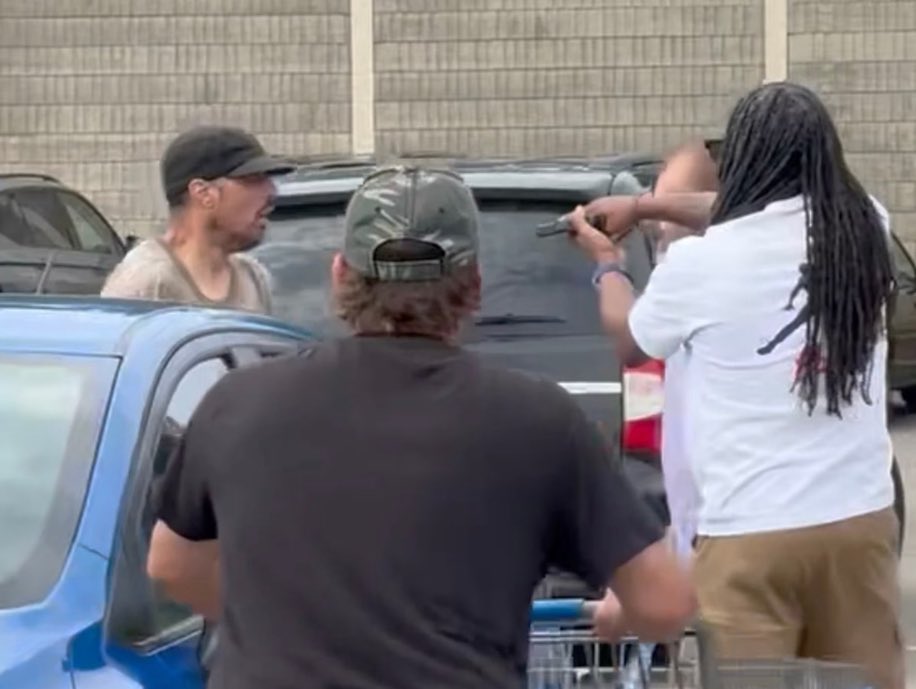 ElenaDynomite's tweet image. It is no surprise CNN neglected to report on the racist street beat downs in Cincinnati this weekend. 

It was surprising to learn that a marine stopped a knife wielding man at Walmart with a “shopping cart”.

MSM is nothing but lies.