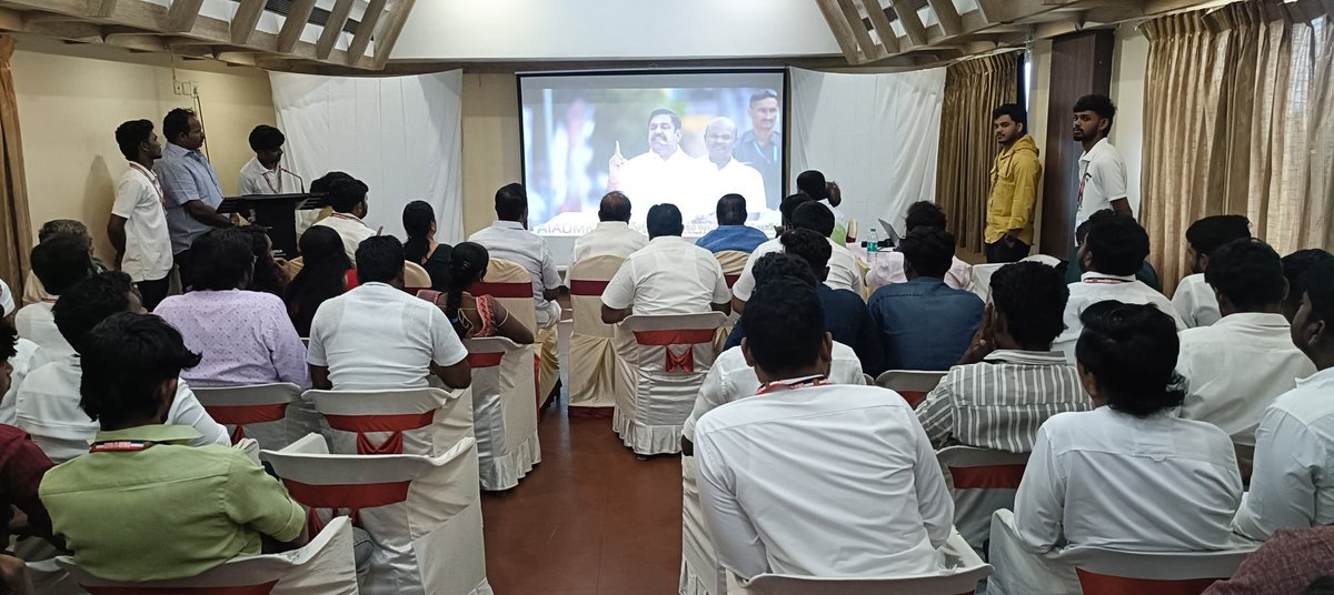 DurgaSurendran_'s tweet image. Heartfelt thanks to our State IT Wing Secretary,@satyenaiadmk Annen for energizing us with your inspiring words yesterday.
sincere gratitude to our District Secretary @nGanesharajaoff, and other senior party leaders, district administrators and every brother and sister who…