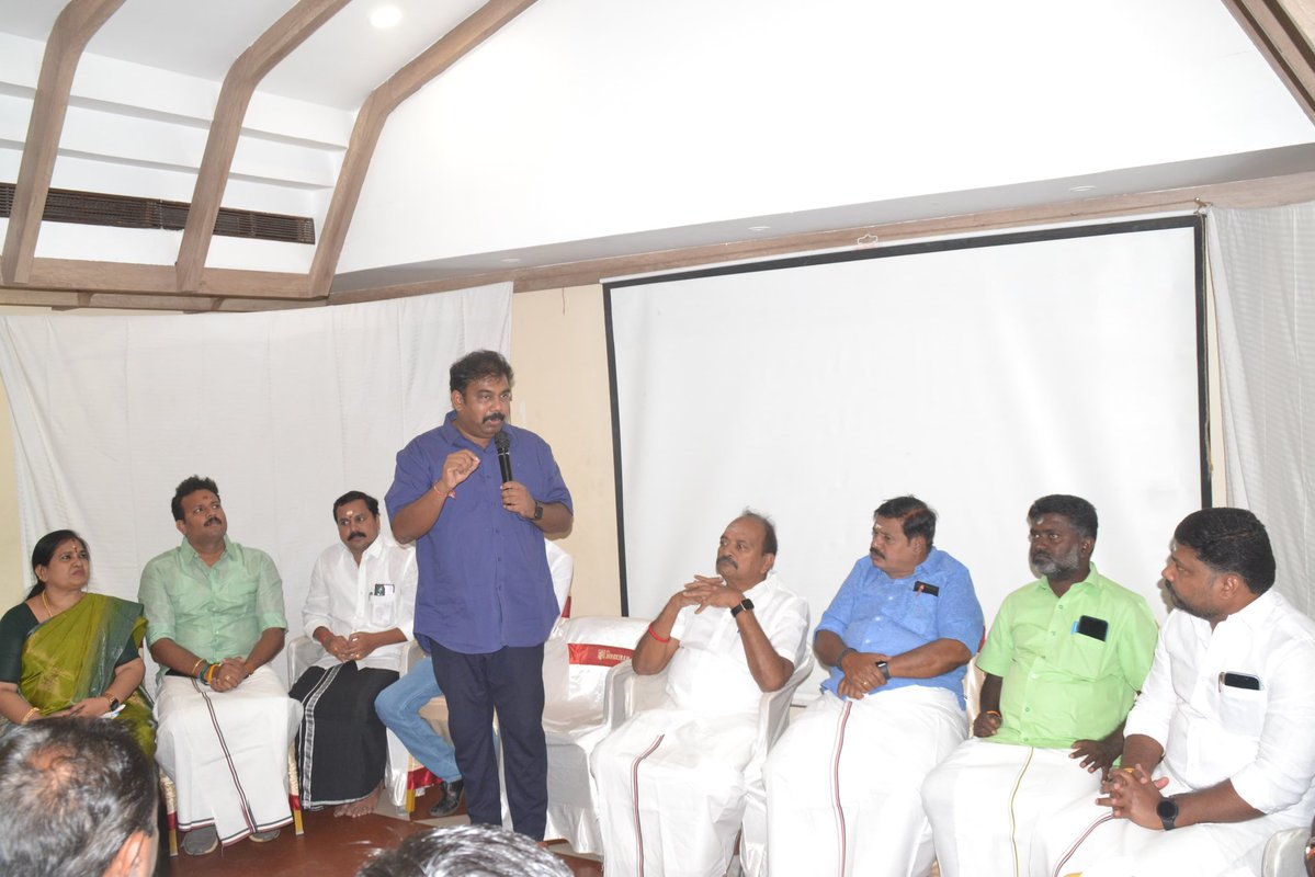 DurgaSurendran_'s tweet image. Heartfelt thanks to our State IT Wing Secretary,@satyenaiadmk Annen for energizing us with your inspiring words yesterday.
sincere gratitude to our District Secretary @nGanesharajaoff, and other senior party leaders, district administrators and every brother and sister who…