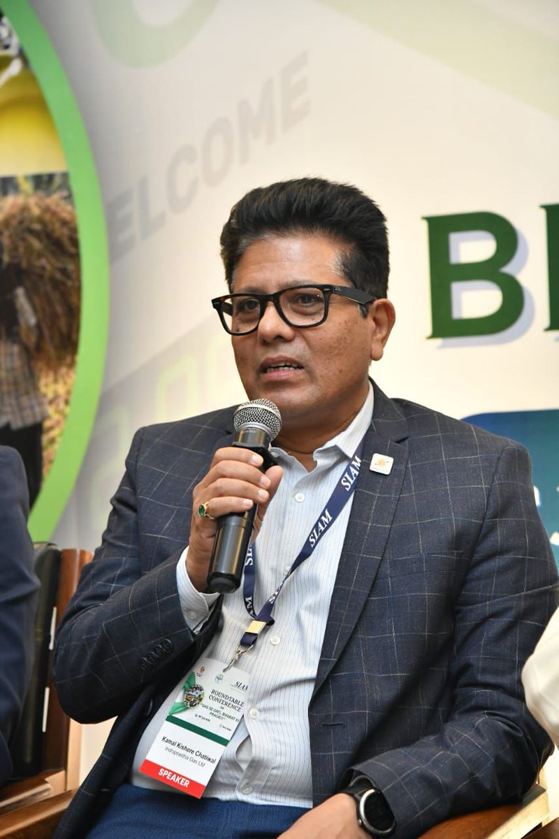 Sharing his perspective at Session 2 of SIAM Roundtable Conference on “Gas se Gati, Bharat ki Pragati”, Mr. Kamal Kishore Chatiwal, Managing Director, Indraprastha Gas Ltd (IGL), said,  “The target for establishing LNG stations at the national level should be larger than what it