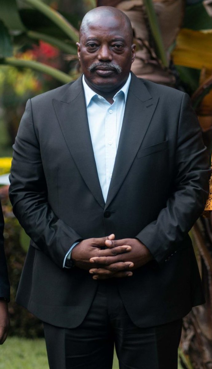 EdouinManda's tweet image. #RDC : L’amour vrai pour son pays c’est :
. Le respecter et ne pas le trahir,
. Vouloir son bien avant ses propres intérêts,
. Défendre la paix et l’unité,
. Agir pour que les choses changent dans le bon sens.
Bref, S.E JOSEPH KABILA en est l'illustration parfaite.