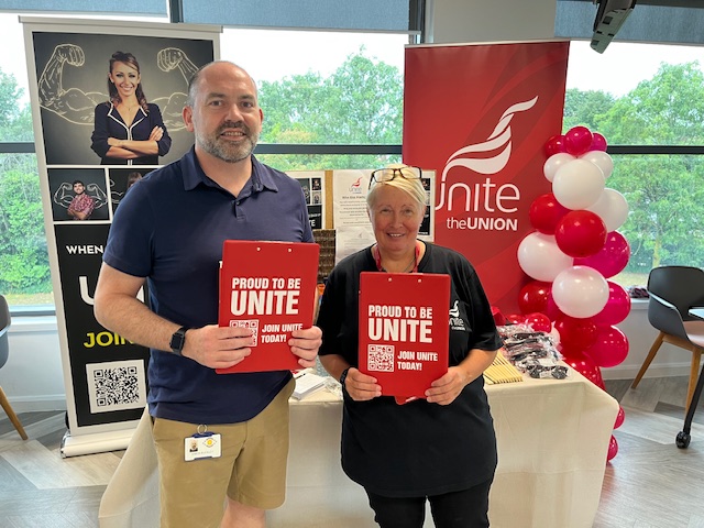 UniteWestMids's tweet image. Our reps at Coventry Building Society ran a brillant store in the workplace for Wellness Day. Fantastic to see our reps highlighting the issue of Mental Health and Wellness in the workplace.