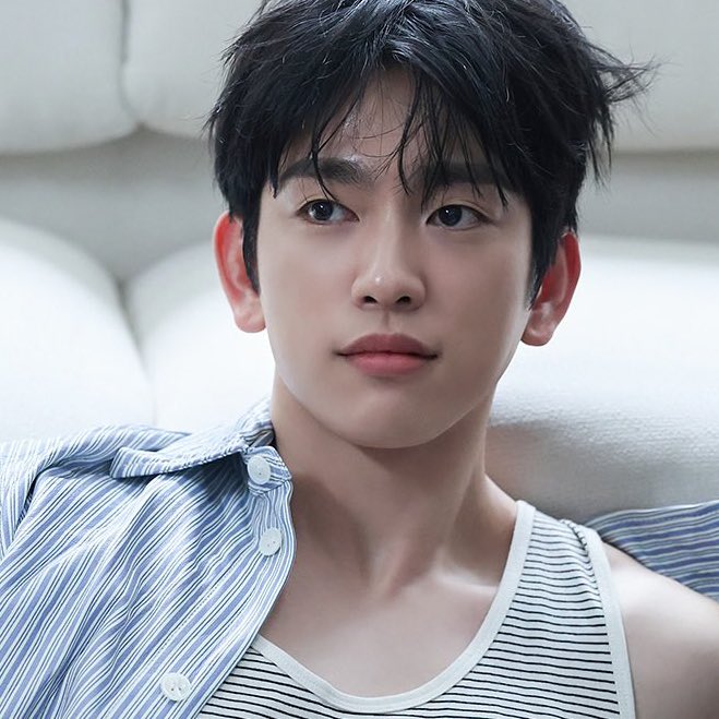 2ndstep_'s tweet image. 미남얼굴은 각도 가라지않아 다 잘생김