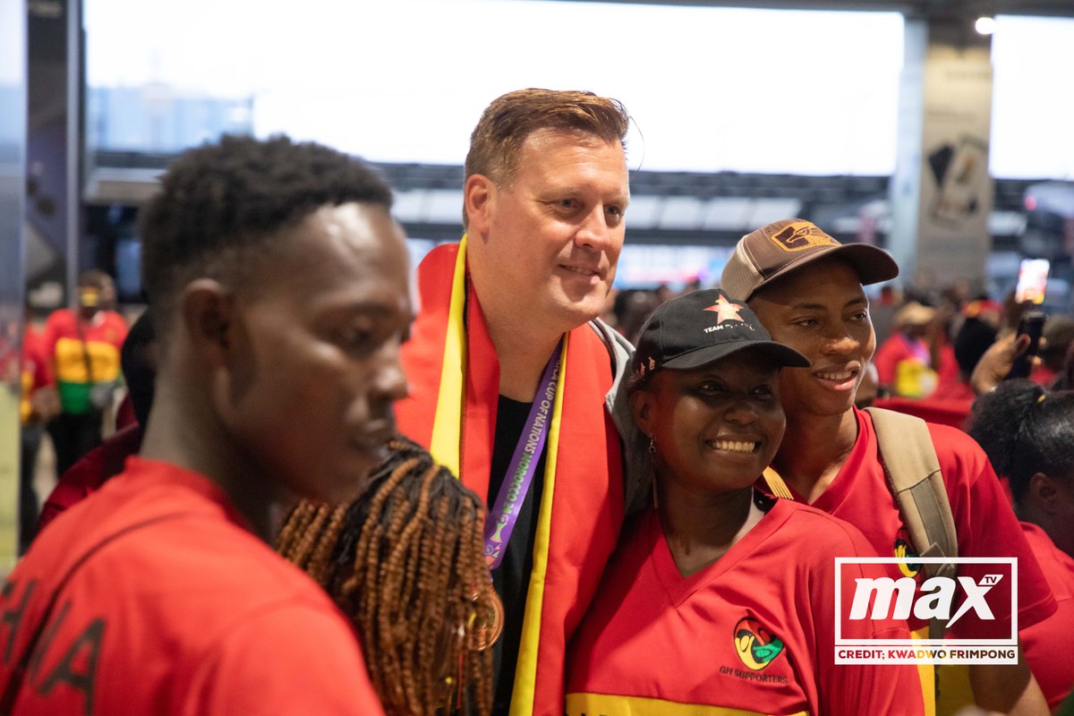 maxtvgh's tweet image. 📷 The Black Queens of Ghana arrive to joyous reception. #MaxSports