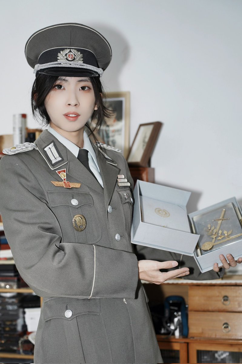 喜提人民军服役25周年的人民军摩步少校。 #ドイツ軍#制服#ミリタリー