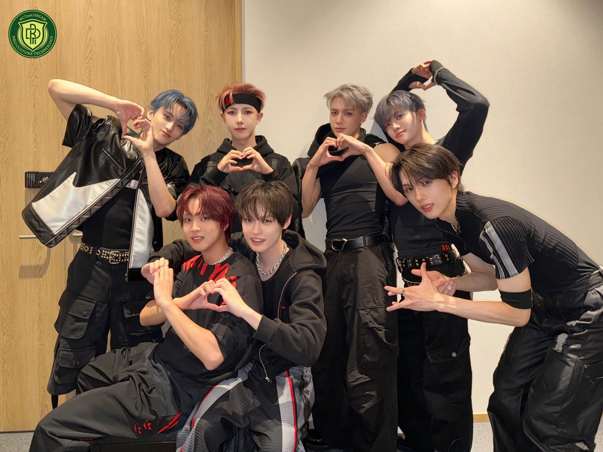 august__213's tweet image. 드림이들 음방 2주 동안 수고많았어 🫳🫳