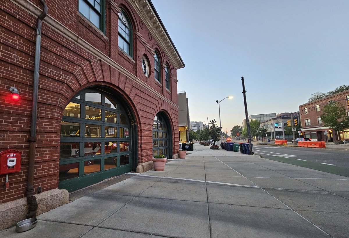 CambridgeMAFire's tweet image. As we start our Monday morning at 530 on July 28th, the temp in North Cambridge is 71 degees with 94% humidity & some fog.
Let's work together to make it a safe week for everyone!
Actually Engine 4 had just returned from a mutual aid run (line box) to Somerville.
Duty: group 2.