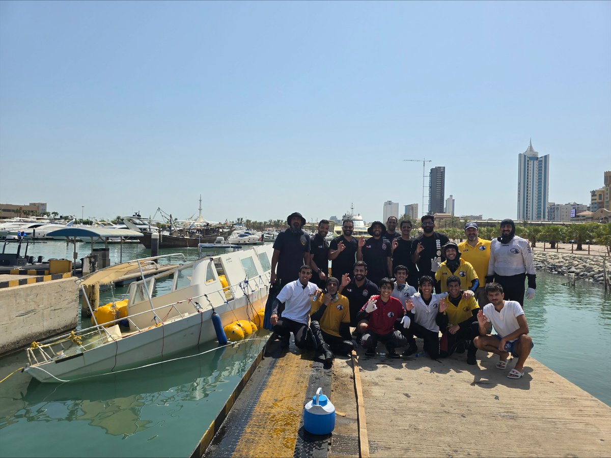 kuna_en's tweet image. #Kuwait Dive Team, operating under the Environmental Voluntary Foundation (EVF), tows a 30-ton vessel off Al-Salmiya&apos;s coast

 kuna.net.kw/ArticleDetails…

#KUNA