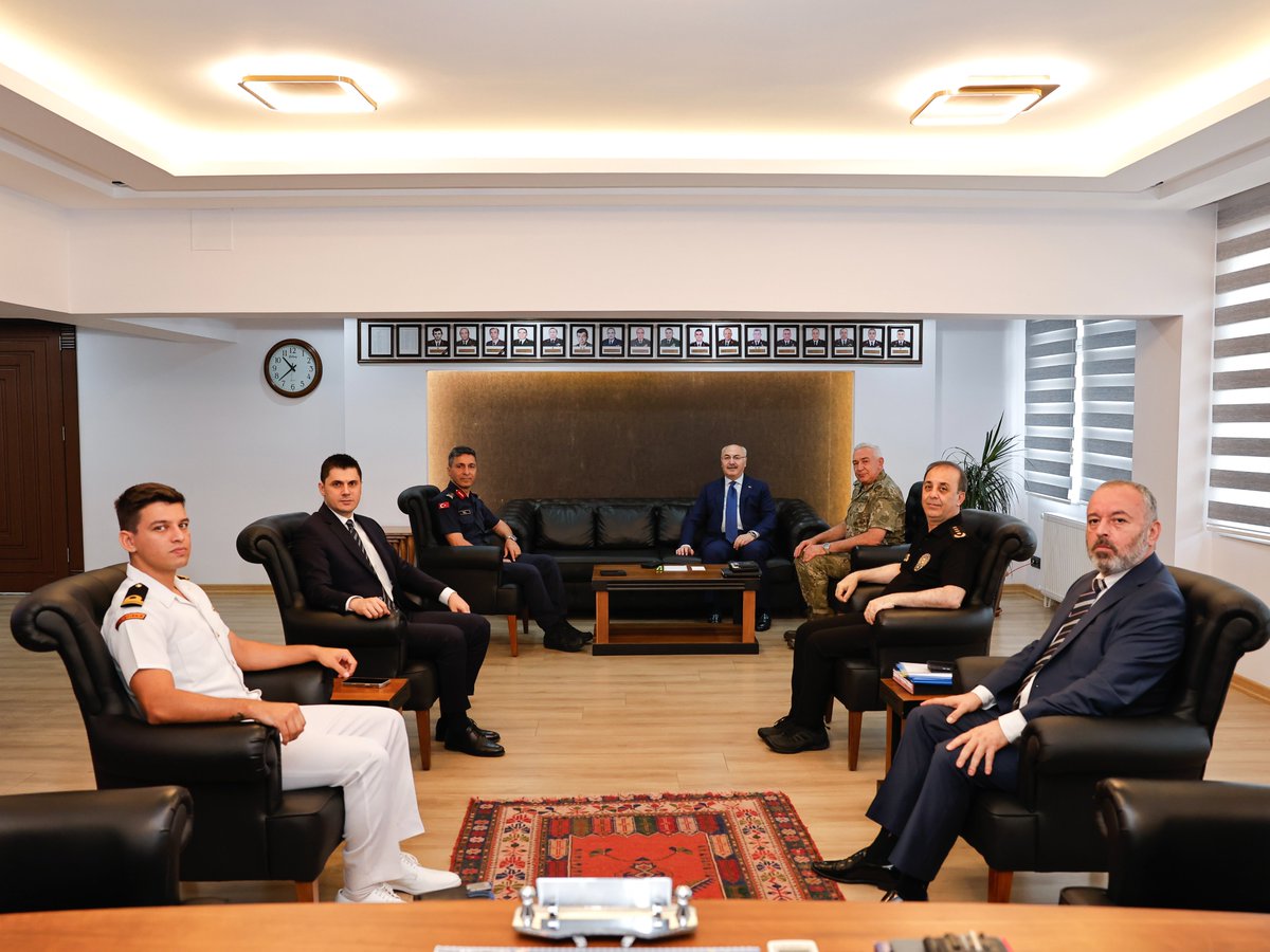 T.C. Adana Valiliği (@tcadanavaliligi) on Twitter photo Valimiz Sayın <a href="/yskosger/">Yavuz Selim KÖŞGER</a>, babası İshak Sel’in vefatı dolayısıyla İl Jandarma Komutanımız Tümgeneral Coşkun Sel’e taziye ziyaretinde bulundu.
Tümgeneral Sel’e baş sağlığı temennilerini ileten Sayın Valimiz; Merhuma Allah’tan rahmet, ailesi ve yakınlarına sabır dileğinde bulundu. Valimiz Sayın <a href="/yskosger/">Yavuz Selim KÖŞGER</a>, babası İshak Sel’in vefatı dolayısıyla İl Jandarma Komutanımız Tümgeneral Coşkun Sel’e taziye ziyaretinde bulundu.
Tümgeneral Sel’e baş sağlığı temennilerini ileten Sayın Valimiz; Merhuma Allah’tan rahmet, ailesi ve yakınlarına sabır dileğinde bulundu.