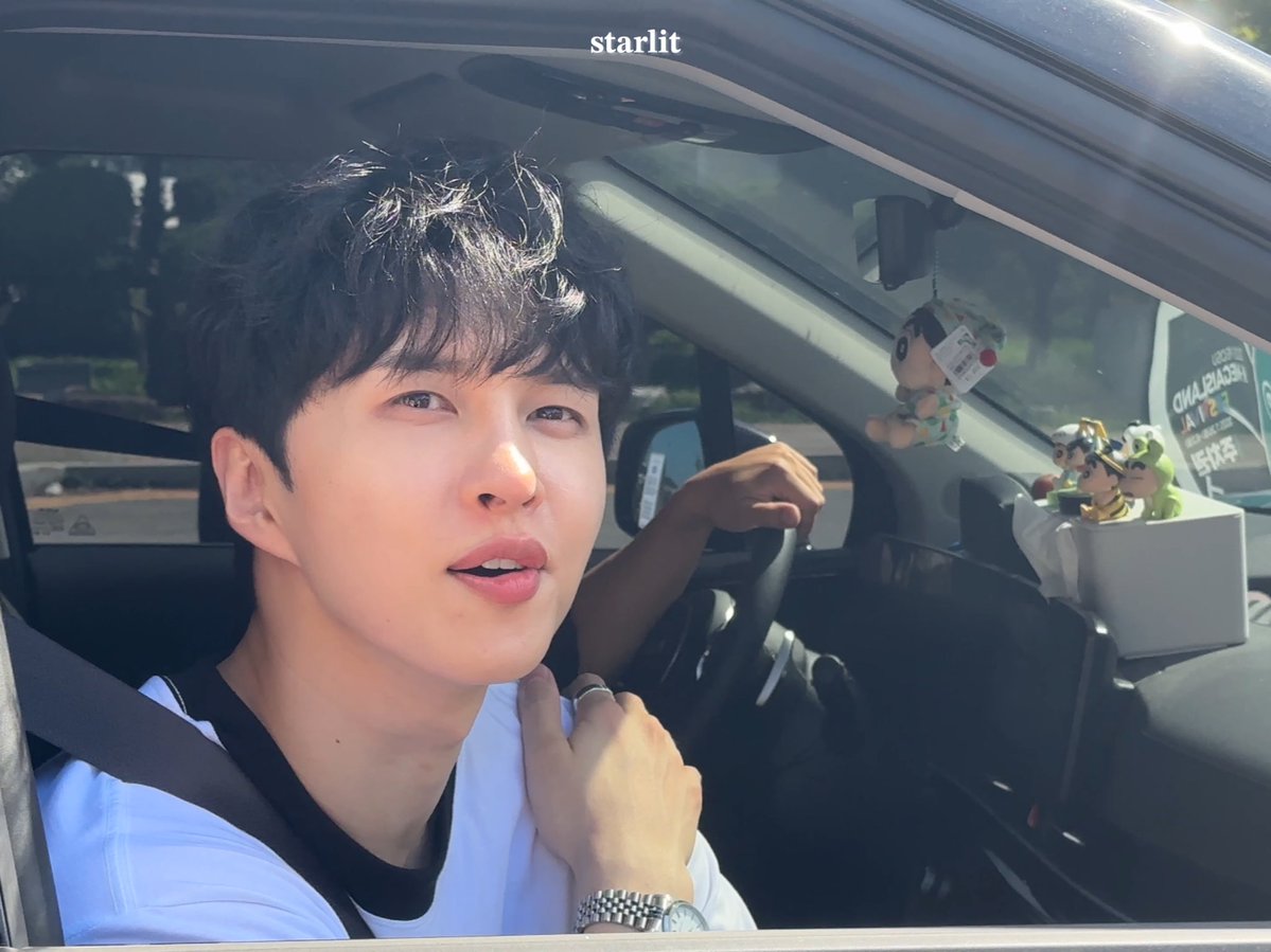 starlixxt's tweet image. 250726 여수 K-메가 아일랜드 페스티벌 퇴근길
유독 눈이 더 보석같았던 날💎
#켄 #이재환 #빅스 #KEN #VIXX
@jaehwany0406