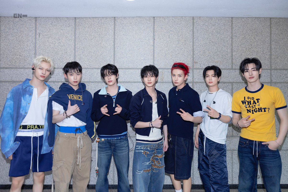 enhypenweverse's tweet photo. [PHOTO] 250728

[EN_CORE] 'DESIRE : UNLEASH' MUSIC SHOW BEHIND PHOTO

(1/17)

@ENHYPEN_members @ENHYPEN #ENHYPEN #엔하이픈 https://t.co/8CaGpGagZS