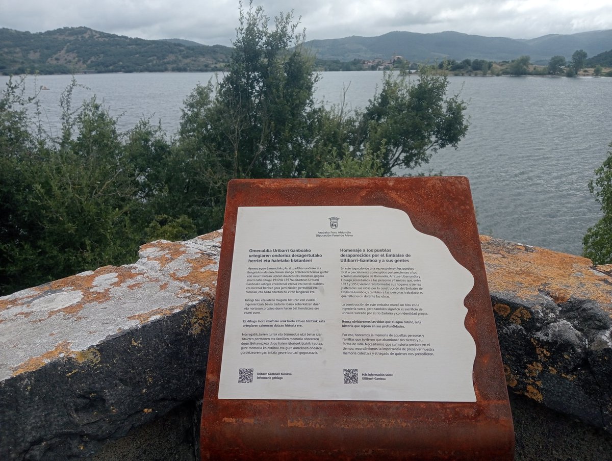 David_Ro_L's tweet image. Hoy, varias décadas después, homenajeamos a las familias y pueblos alaveses que sufrieron el dejar atrás su forma de vida, su sustento y su memoria bajo el agua del embalse de Ullibarri-Gamboa 🌷