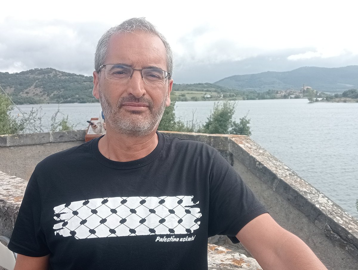 David_Ro_L's tweet image. Hoy, varias décadas después, homenajeamos a las familias y pueblos alaveses que sufrieron el dejar atrás su forma de vida, su sustento y su memoria bajo el agua del embalse de Ullibarri-Gamboa 🌷