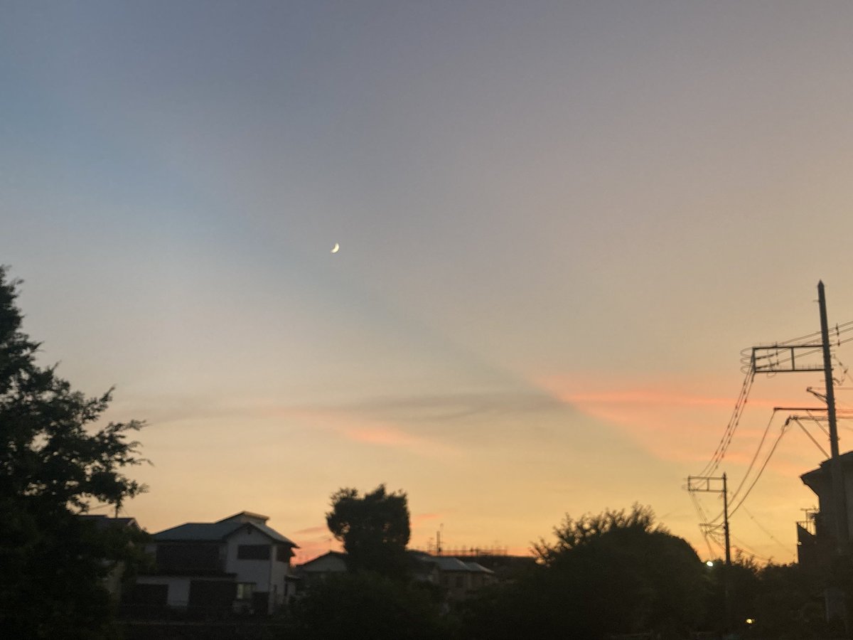 D3Sedo's tweet image. 雲に影があるような？もしかして富士山？？