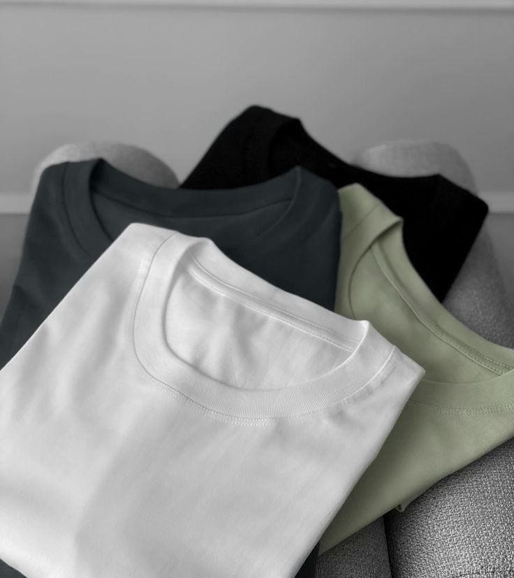 s_haleemah_'s tweet image. 4 tees for ₦32,000 instead of ₦36,000
Yep, you save ₦4,000 and still get quality basics that actually fit your vibe.
Whether it’s errands, casual runs, or clean street style this bundle has you covered
Send a dm to order