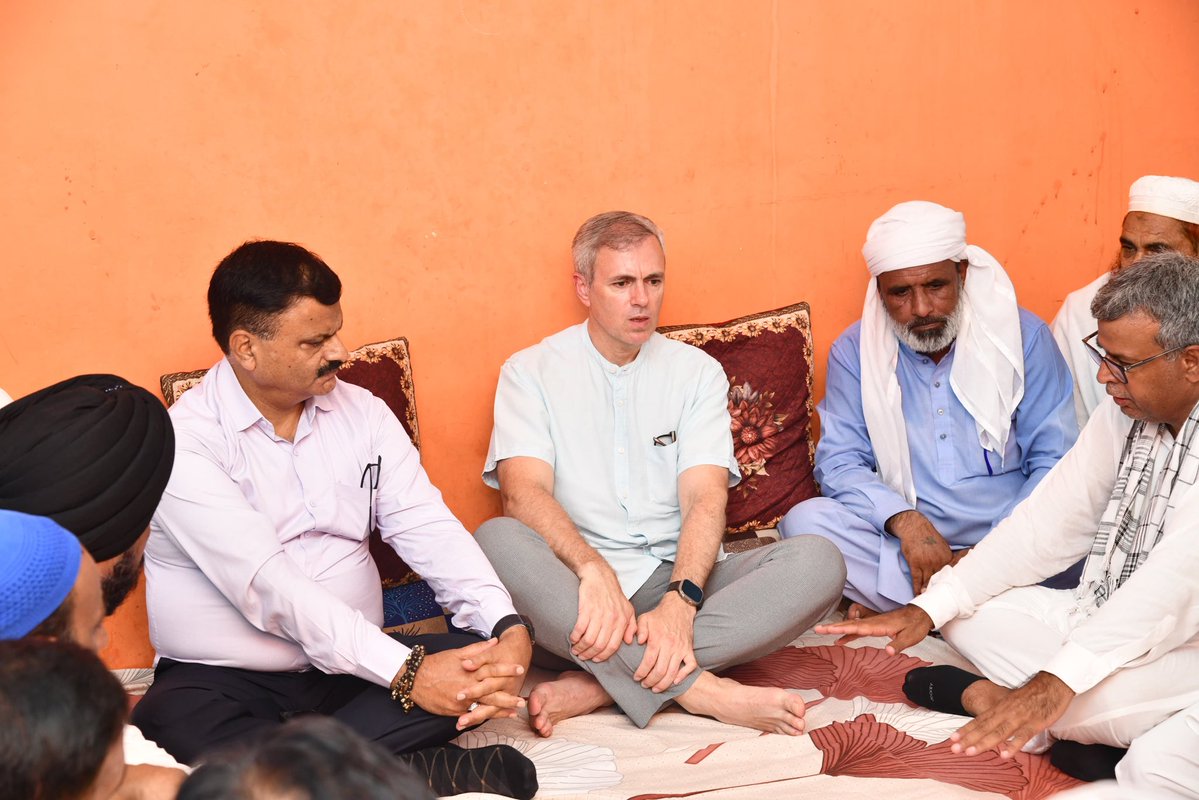 CM_JnK's tweet image. Chief Minister visited the  residence of Late Mohmmad Parvez in Jammu  today and offered heartfelt condolences to the bereaved family. He assured them of every possible support from the Government and reaffirmed commitment to justice with compassion.