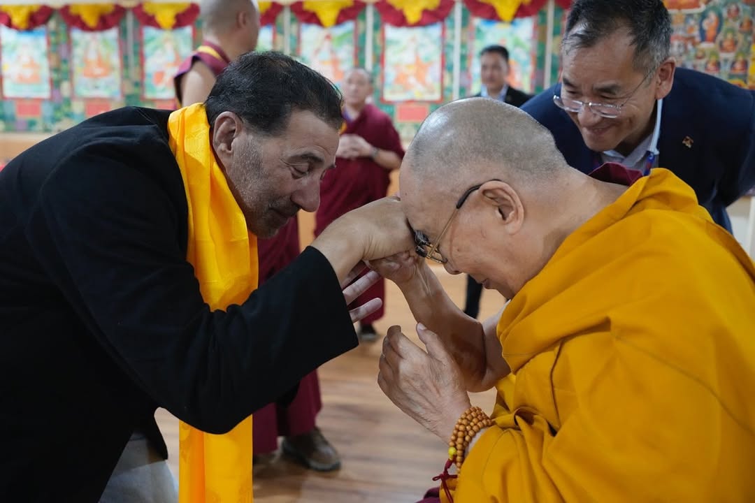 SunnyDeol meets His Holiness the Dalai Lama during his visit to Ladakh.

#SunnyDeol