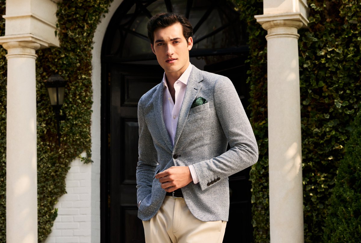 A waffle jersey knit blazer in a linen and wool blend Incredibly comfortable and lightweight.

DISCOVER MORE: bit.ly/44Ozh16

#HackettLondon #HowToHackett