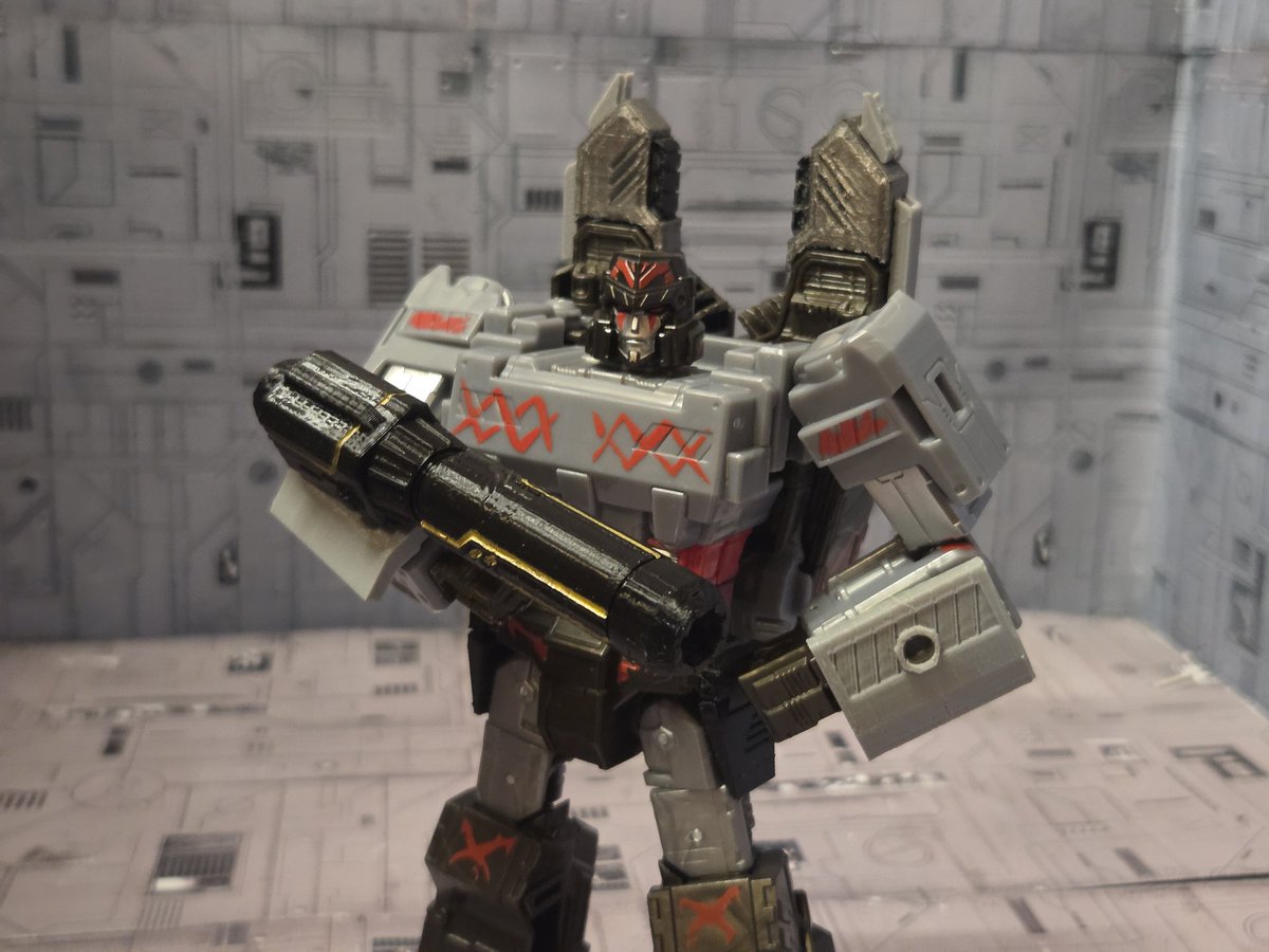 Tfpivman's tweet photo. "Peace through tyranny"
Gladiator Megatron with additional upgrades.
New 3D printed parts:
- Backpack extensions and arm panels by Adinorex, edited by me.
- Hip skirts LaserMoonStudio
#Transformers #Decepticon #Megatron #transformers3dprint https://t.co/23JgP18iMK