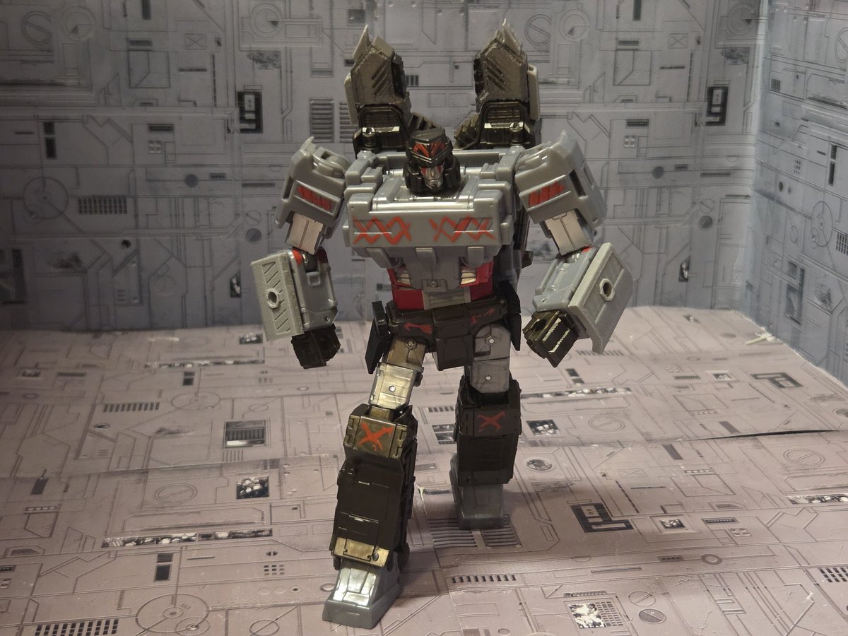 Tfpivman's tweet photo. "Peace through tyranny"
Gladiator Megatron with additional upgrades.
New 3D printed parts:
- Backpack extensions and arm panels by Adinorex, edited by me.
- Hip skirts LaserMoonStudio
#Transformers #Decepticon #Megatron #transformers3dprint https://t.co/23JgP18iMK