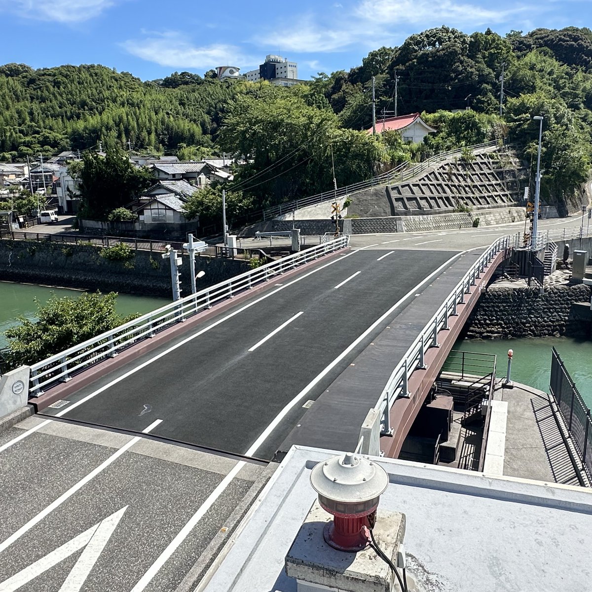 Iristquarter's tweet image. 珍しいものを見に来た