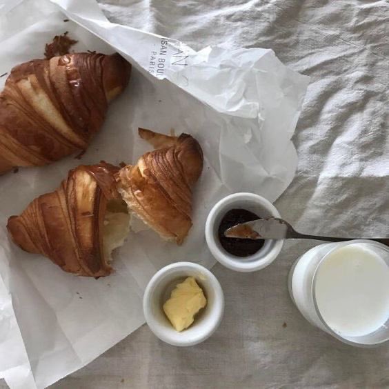 modernlilithh's tweet image. breakfast &amp;amp; coffee