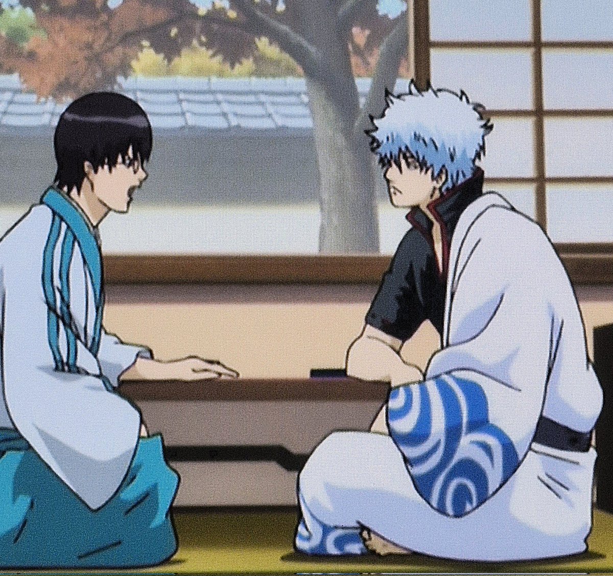 gintoki_ful's tweet image. 긴토키 이런 식으로 사람 쳐다보는 거 법으로 금지시켜야 함. 귀찮음 많은 남자가 은근히 다 받아주는 게 너무 유죄임. 그리고 진짜 관심 없는 것처럼 쳐다보면서 옆 사람한테 집중하고 있다는 점이 미치게 만듦🤦🏻‍♀️ 이런 남자가 위기의 순간이 오면 눈 빛내면서 씩 웃어준다는 게 최종 좋음의 완성임