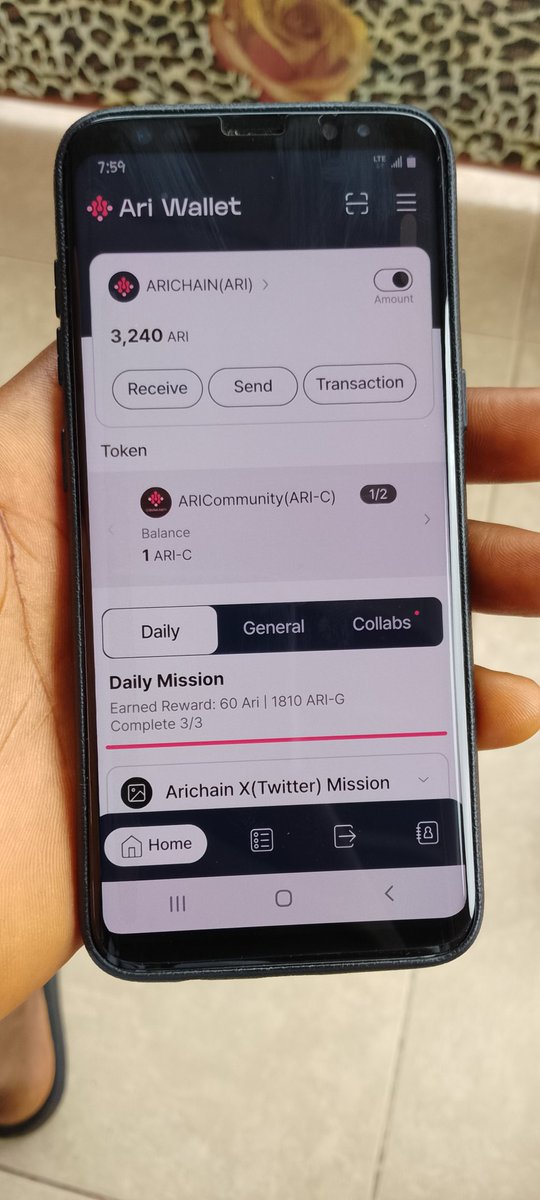 yoriichiofweb3's tweet image. Since y'all have been sharing your Balance, Here is mine...
Sike!!!, I lied😂
I decided to visit an Old friend I onboarded to @Arichain_ and saw that he has been slacking Off, Sent him an Ari C to boost his morale simultaneously testing the speed at which it would take to…