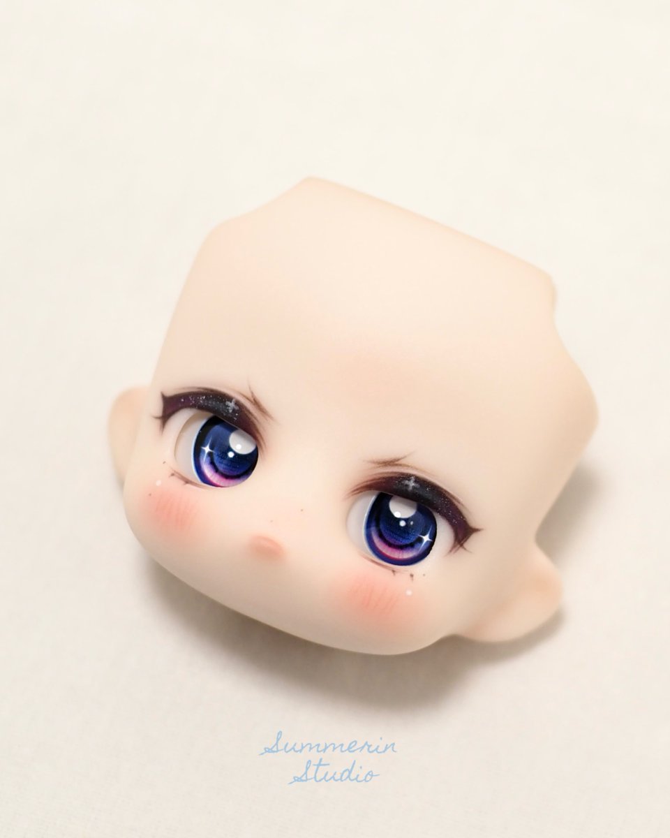 summerin_studio's tweet photo. ✨[ Face-up Commission ]

🐟Character: Rafayel
🩵Size: OB11

🕊️#summerin_studio
#commissionTH #commission #customnendoroid #nendoroid #ob11 #faceup #bjdfaceup #ตลาดนัดด๋อย #ตลาดนัดbjd #ตลาดนัดLoveandDeepspace #Rafayel #祁煜 https://t.co/TP5eS82YdO