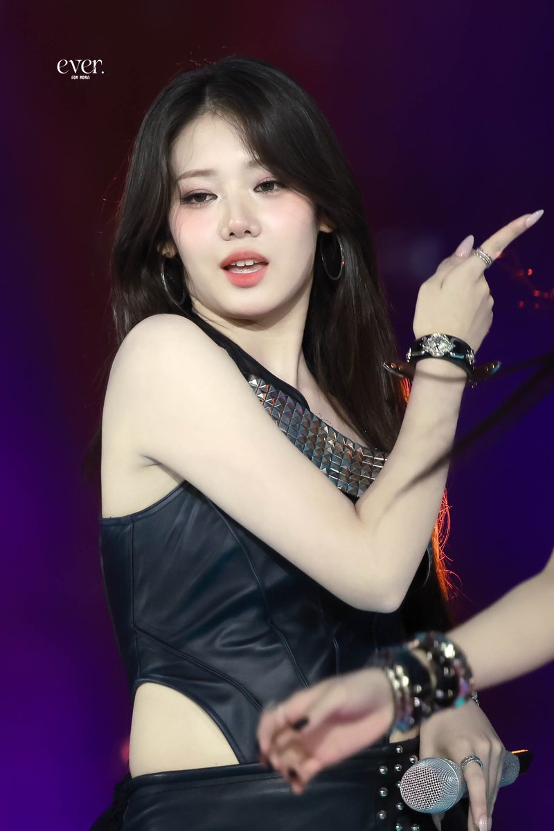 ever_rora's tweet photo. 250727 가요대전

#BABYMONSTER #베이비몬스터
#RORA #로라 #이다인 #ローラ https://t.co/JHtnkLnkPi