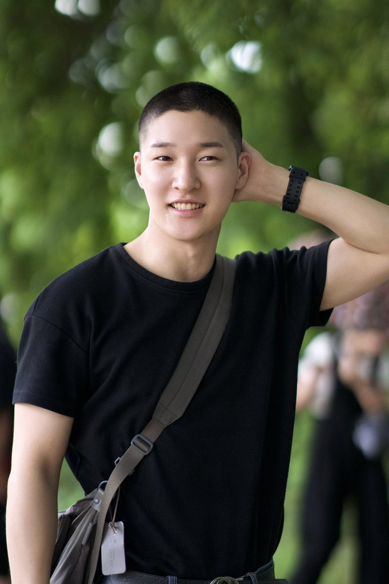 250728

머리 깎아도 준지는 준지야..💜

#OnlyOneOf #온리원오브 #JunJi #준지