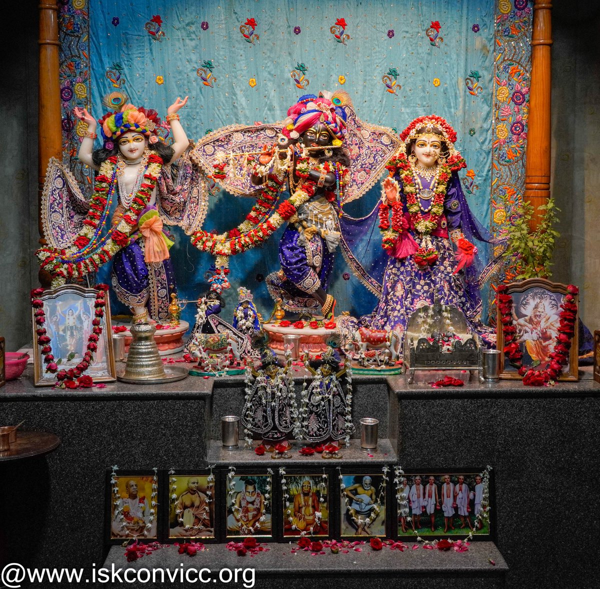 ISKCON Varanasi (@iskconvicc) on Twitter photo *ββκ§π»ππππΎπππ βππκ§ββ*
Today's Shringar DarshanΒ Β Β Β
πΈ *Sri Sri Radha Gopal Ji*πΈ
Β Β Β Β π *ISKCON Varanasi* π
*ββκ§28/07/2025κ§ββ*Β
*ββκ§π»πππ πΎπππ βππκ§ββ*
#harekrishna
#radhakrishnan
#radheradheβ€οΈ
#gopal
#krishna *ββκ§π»ππππΎπππ βππκ§ββ*
Today's Shringar DarshanΒ Β Β Β
πΈ *Sri Sri Radha Gopal Ji*πΈ
Β Β Β Β π *ISKCON Varanasi* π
*ββκ§28/07/2025κ§ββ*Β
*ββκ§π»πππ πΎπππ βππκ§ββ*
#harekrishna
#radhakrishnan
#radheradheβ€οΈ
#gopal
#krishna