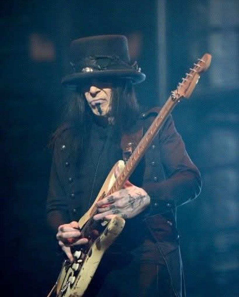 birgerstoffer66's tweet image. Mick Mars
🤘🤘🤘