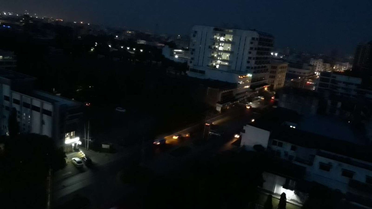 DailyTimesNGR's tweet image. Business owners, banks, and manufacturers are set to lose hundreds of billions of Naira as a 25-day blackout begins in Nigeria’s commercial nerve centre, Lagos State.