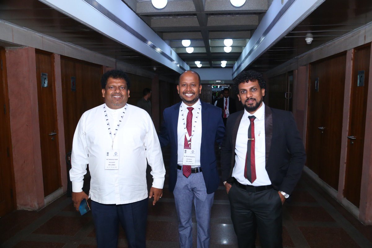milindarj's tweet image. ලෝකෙ ලොකුම ප්රජාතන්ත්රවාදය ආරක්ෂාකරන ලෝකෙ ඉහළම විවිධත්වයක් ඇති ඉන්දියානු පාර්ලිමේන්තුවේ.