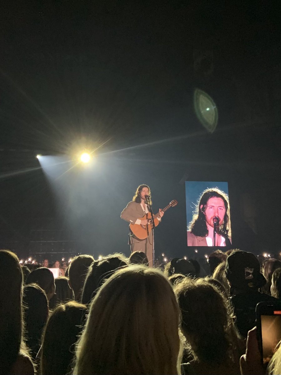 longlost_art's tweet photo. the manifesting worked 🙏 he played abstract (psychopomp) in fargo tonight

it was such a good show, both hozier and gigi KILLED it ♥️ i hope i get the opportunity to see them perform again at some point in the future

#hozier #hozierconcerts #gigiperez #fargo #unrealunearth https://t.co/oYF0us6NAm